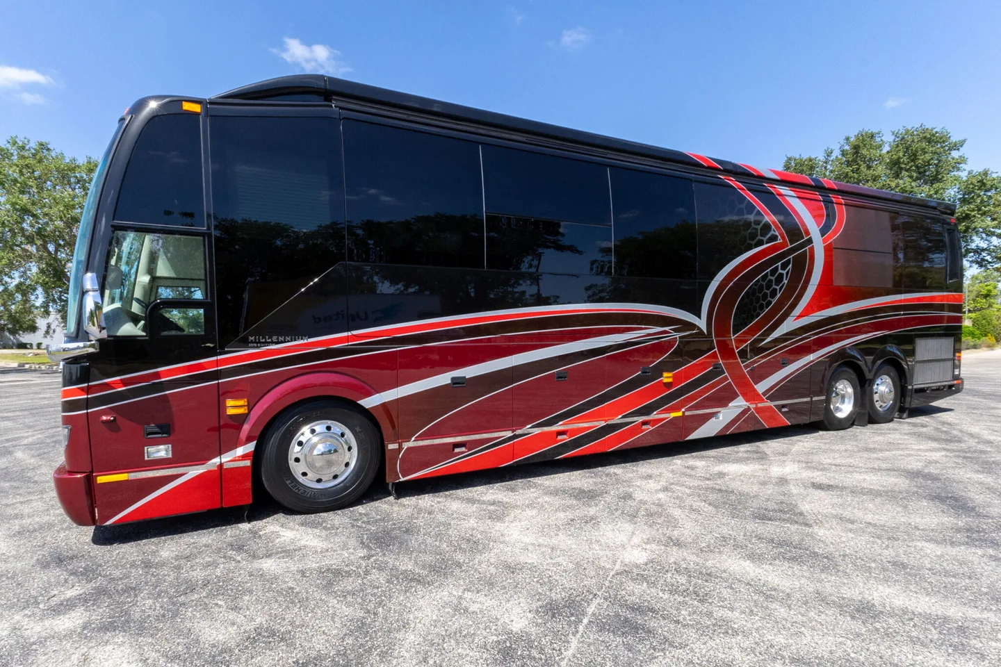 2018 Prevost Millenium H3-45