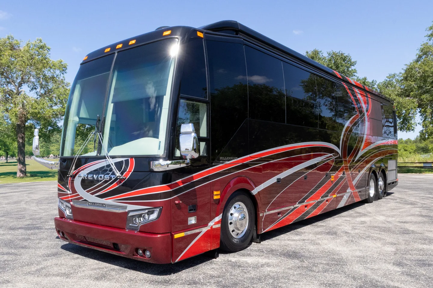 2018 Prevost Millenium H3-45