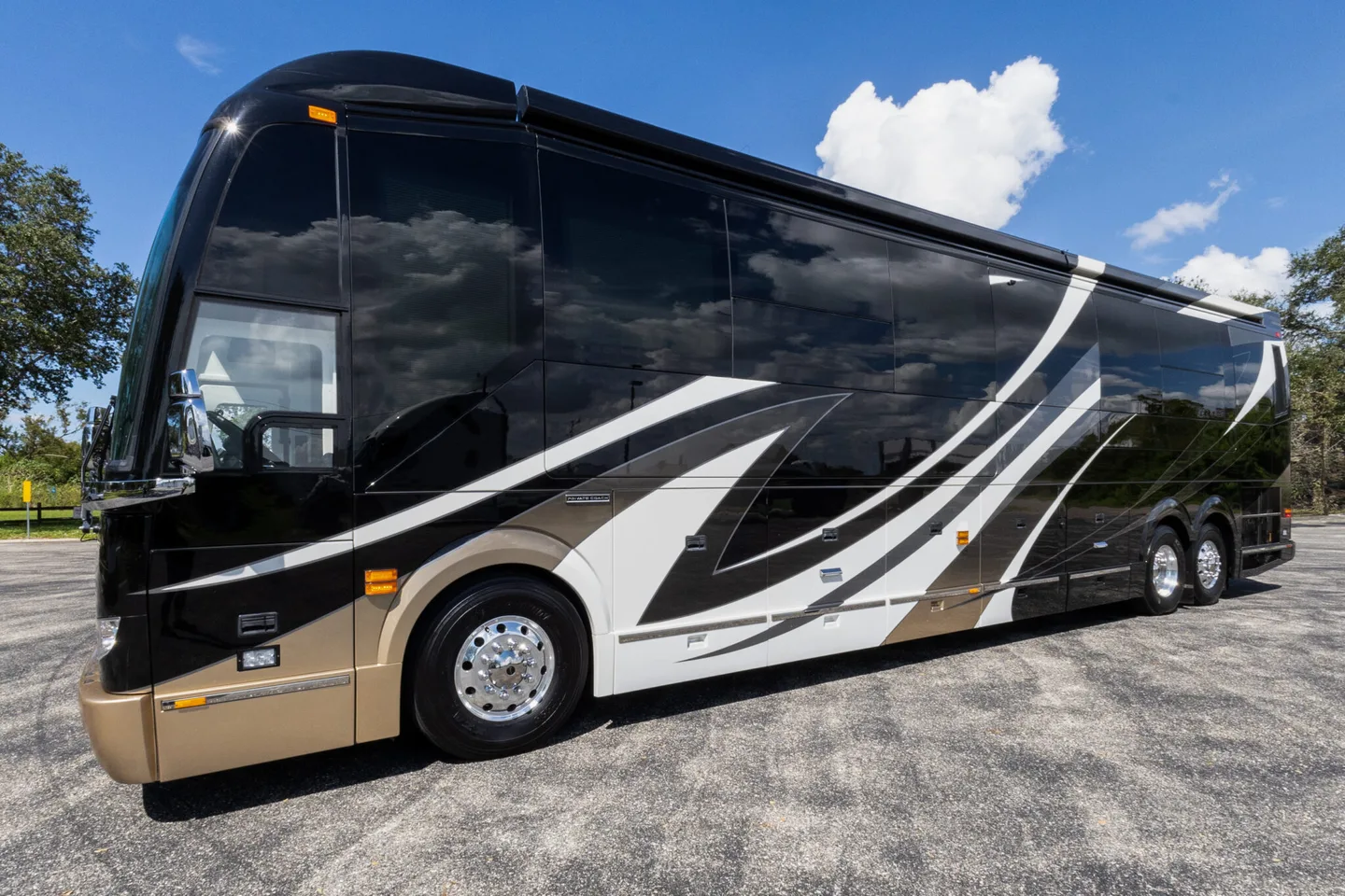 2021 Prevost Emerald H3-45