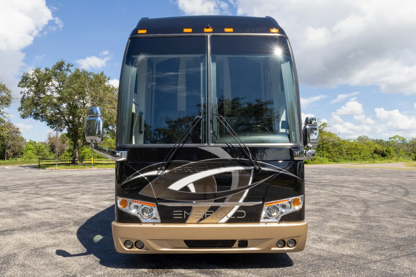 2021 Prevost Emerald H3-45