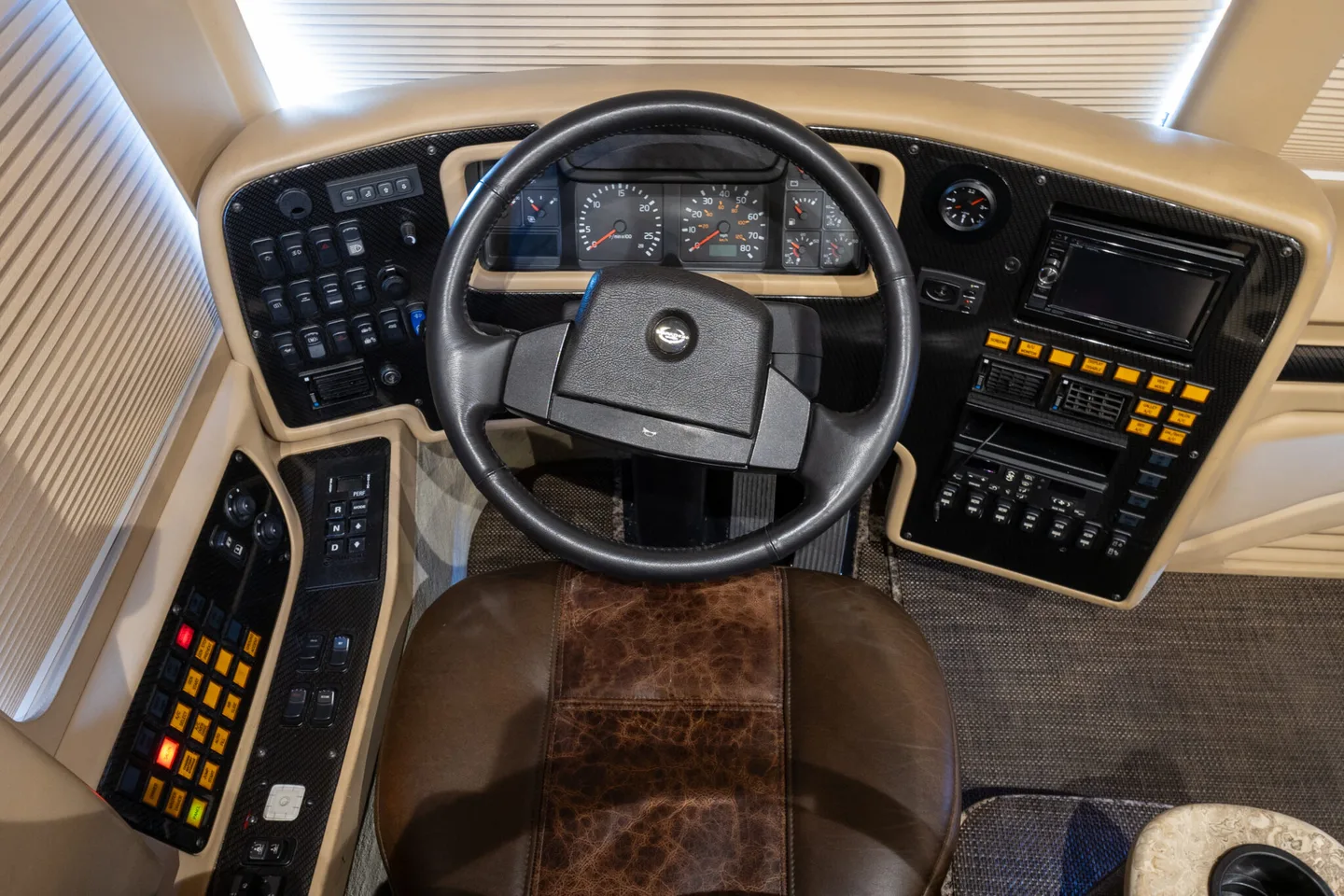 2009 Prevost Marathon H3-45