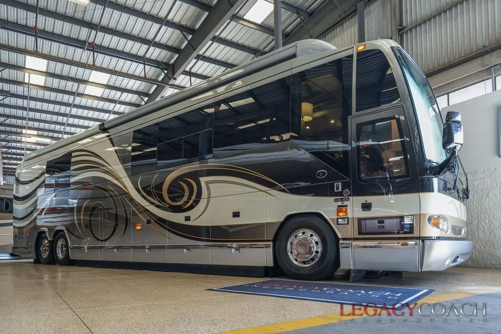 2005 Featherlite H3