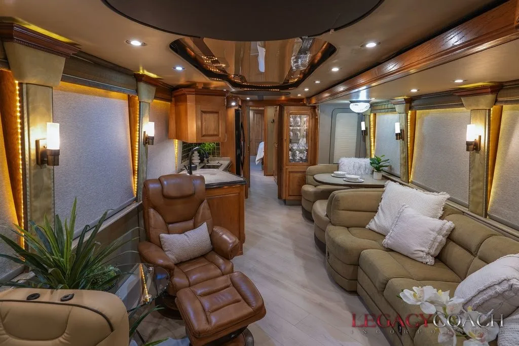 2006 Prevost Royale XLII – Double Slide