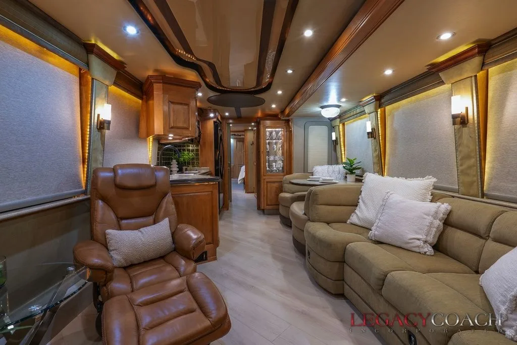 2006 Prevost Royale XLII – Double Slide