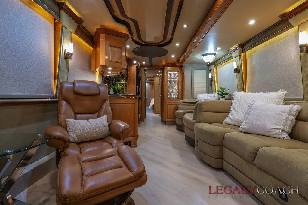 2006 Prevost Royale XLII – Double Slide