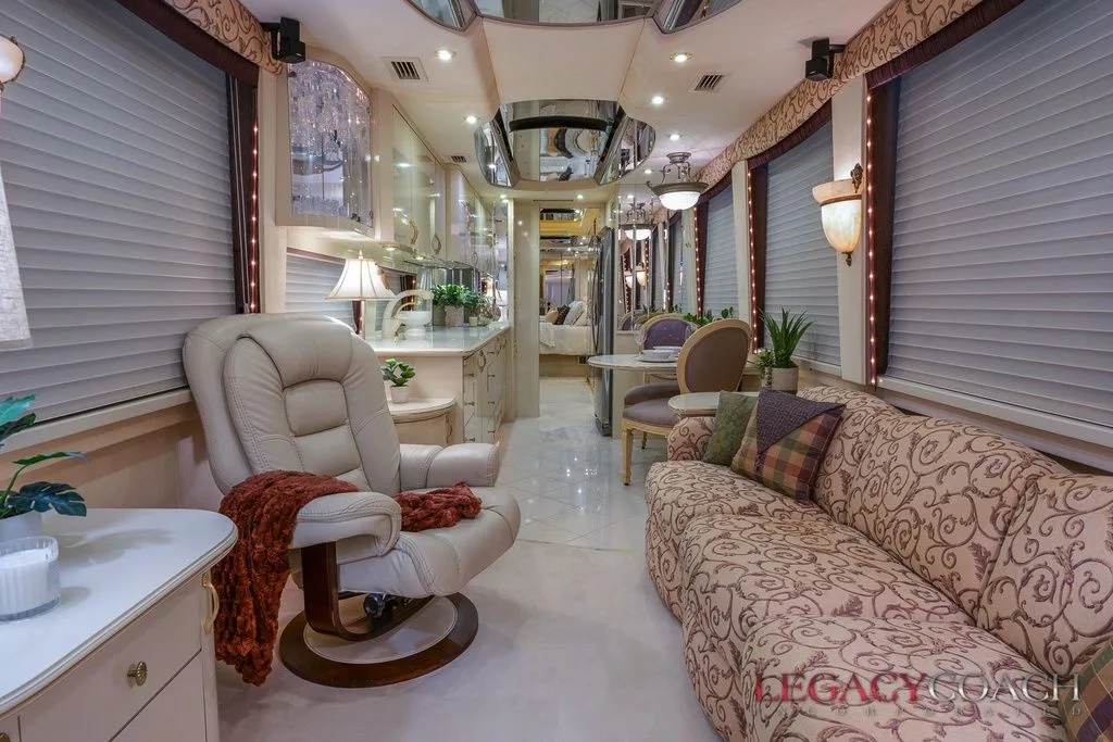 2001 Prevost Country Coach XLII - Non-Slide