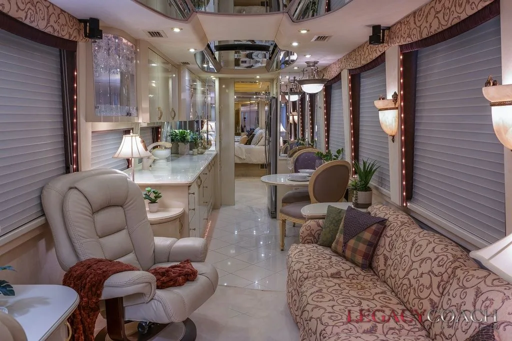 2001 Prevost Country Coach XLII - Non-Slide