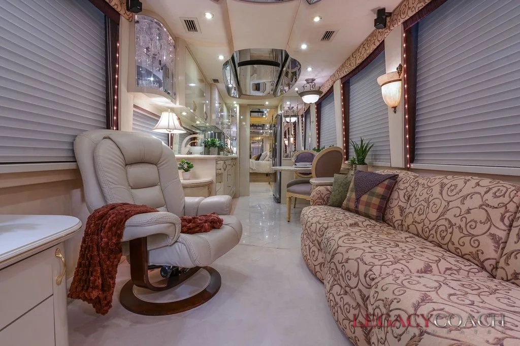 2001 Prevost Country Coach XLII - Non-Slide