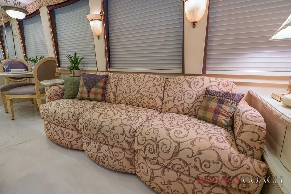 2001 Prevost Country Coach XLII - Non-Slide