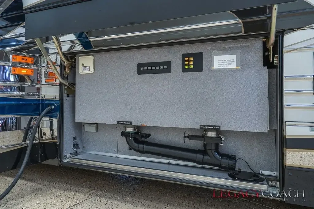 2002 Country Coach XLII – Double Slide