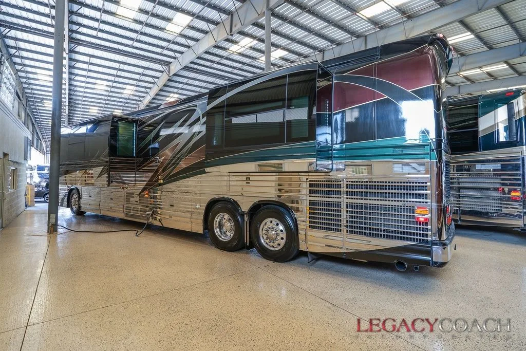 2006 Country Coach XLII – Double Slide