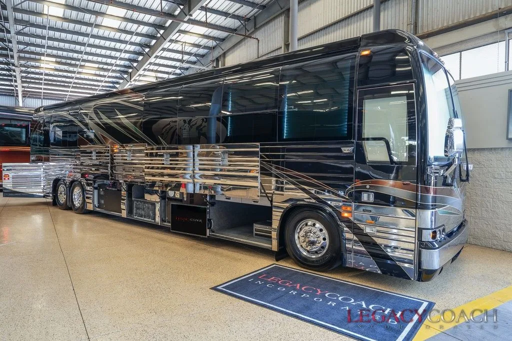 2006 Country Coach XLII – Double Slide