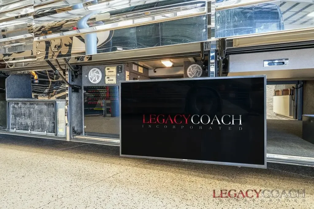 2006 Country Coach XLII – Double Slide