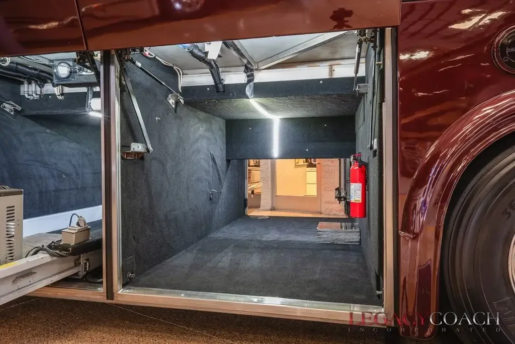 2008 Marathon H3-45 : Triple Slide