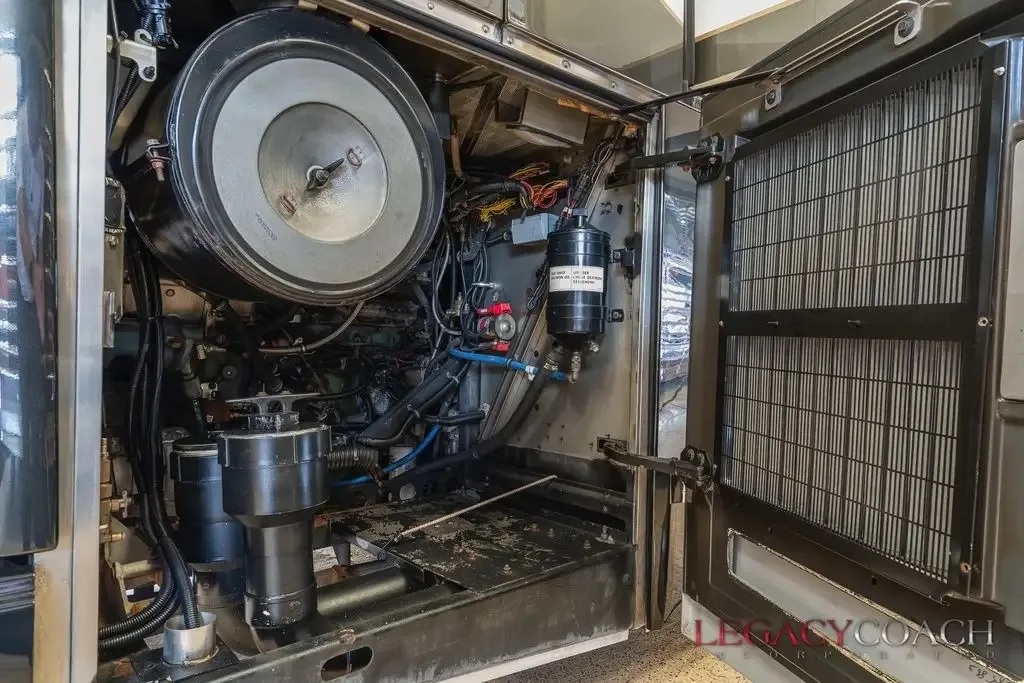 2007 Featherlite H3-45 interior - photo 7 of 40