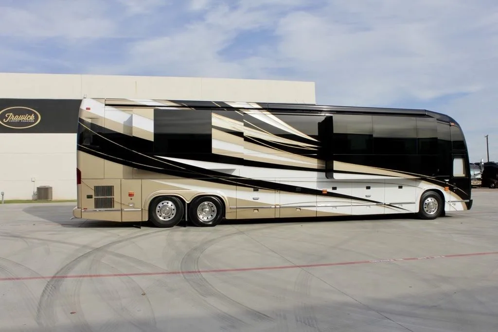 2019 Prevost Marathon H3-45 Quad Slide