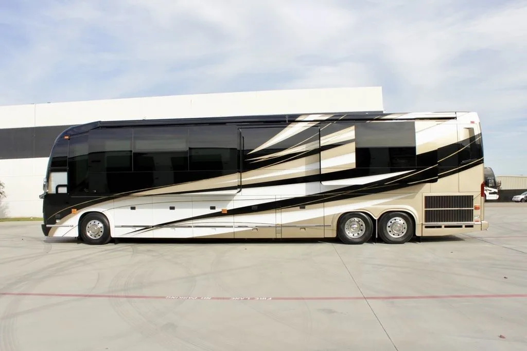 2019 Prevost Marathon H3-45 Quad Slide