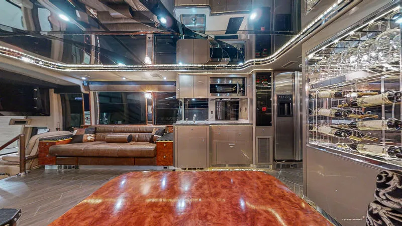 2005 Prevost Featherlite H3-45