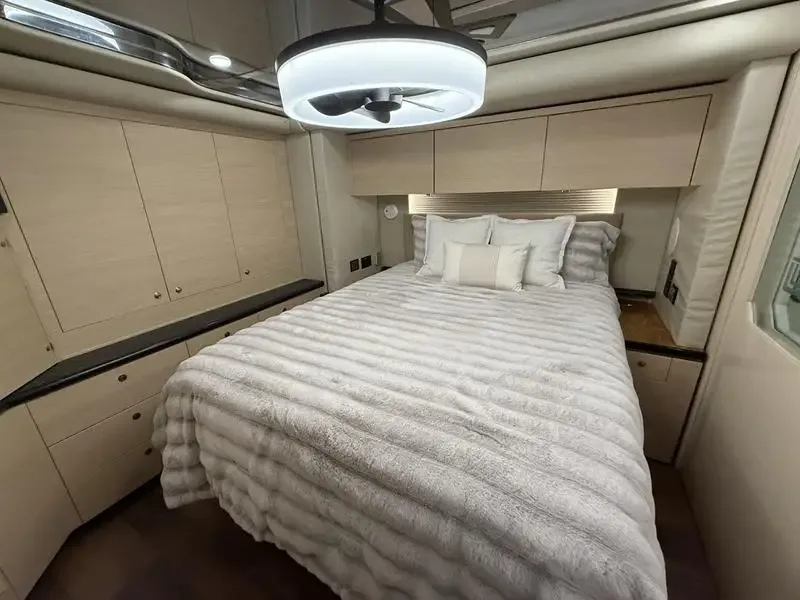 2002 Featherlite H3-45 - Double Slide