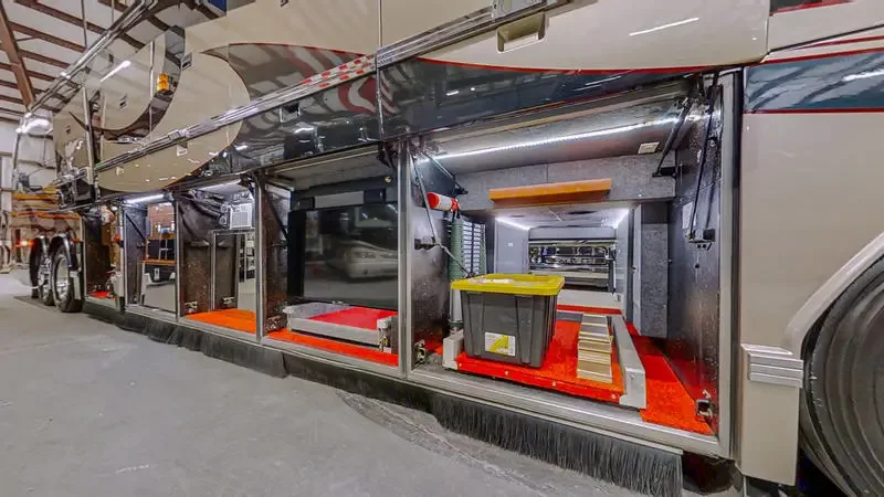 2008 Featherlite H3-45 – Double Slide