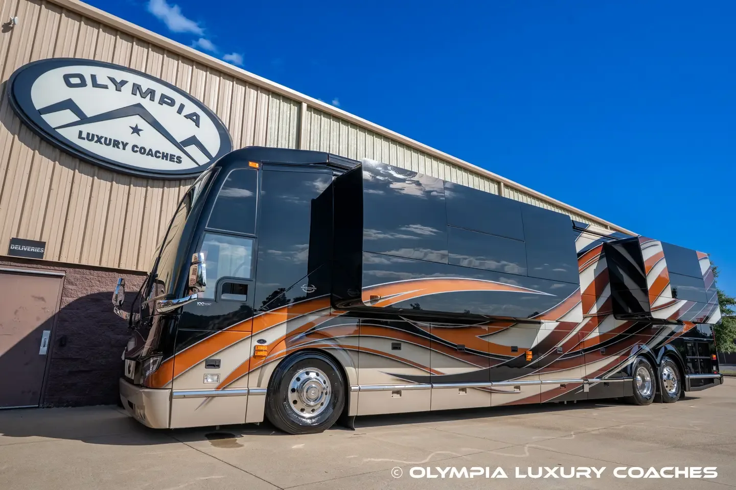 2020 Marathon H3-45 Prevost motorcoach exterior - QUAD SLIDE, 31,826 miles