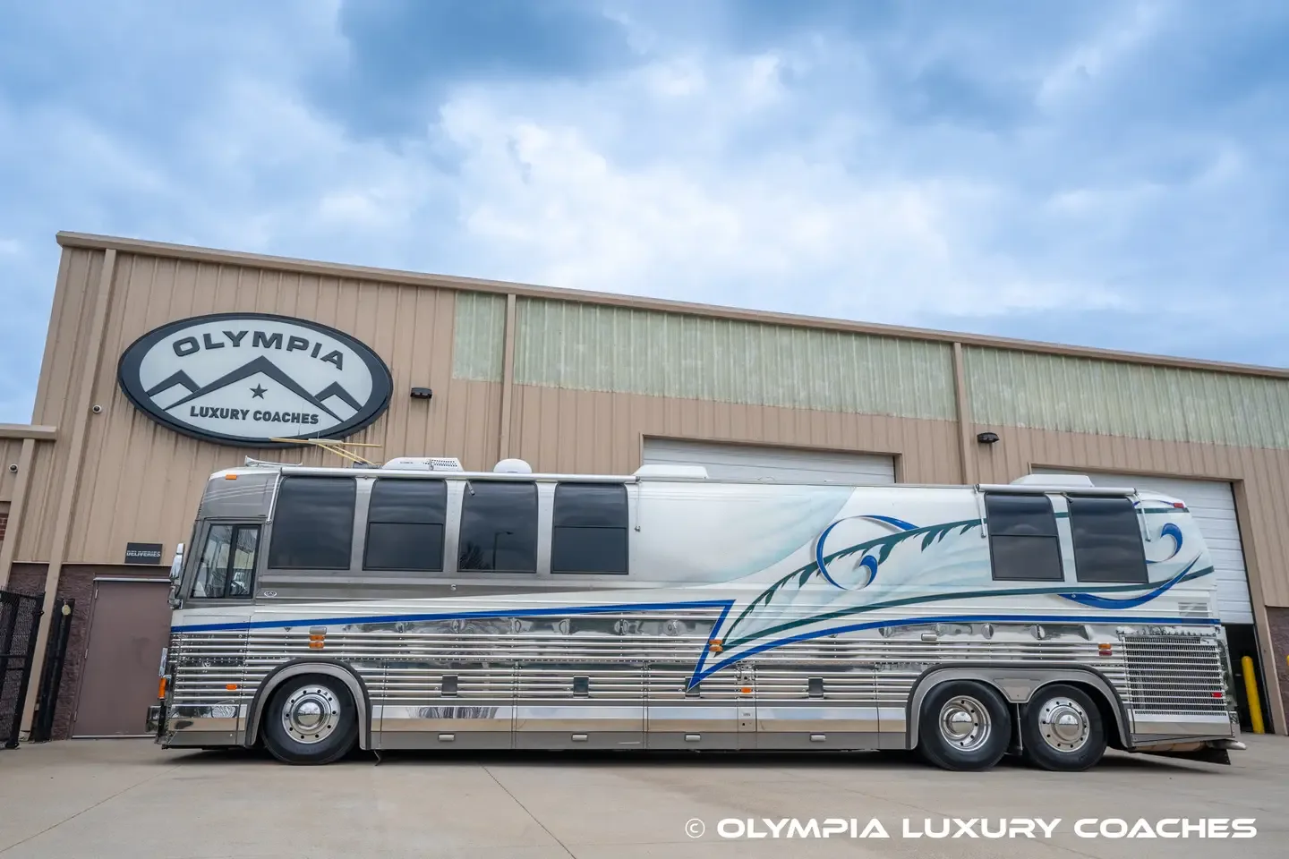 1997 Country Coach XL : Non-Slide