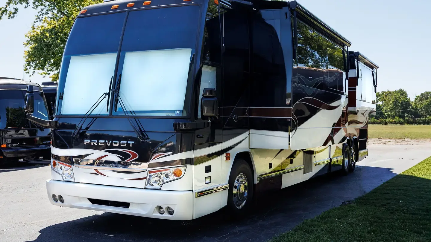 2008 Featherlite H3-45 – Double Slide