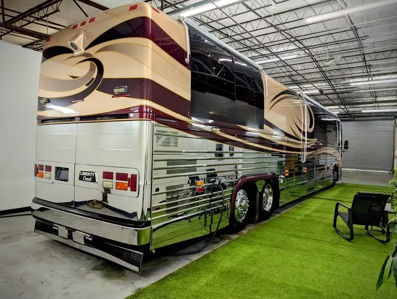 2002 Prevost XLII Liberty Elegant Lady Single Slide
