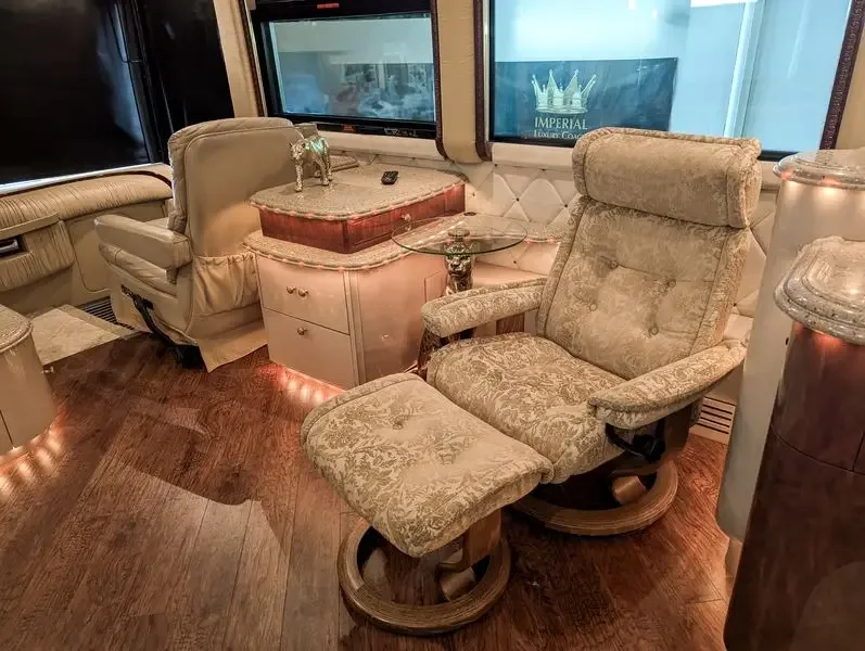 2002 Prevost XLII Liberty Elegant Lady Single Slide