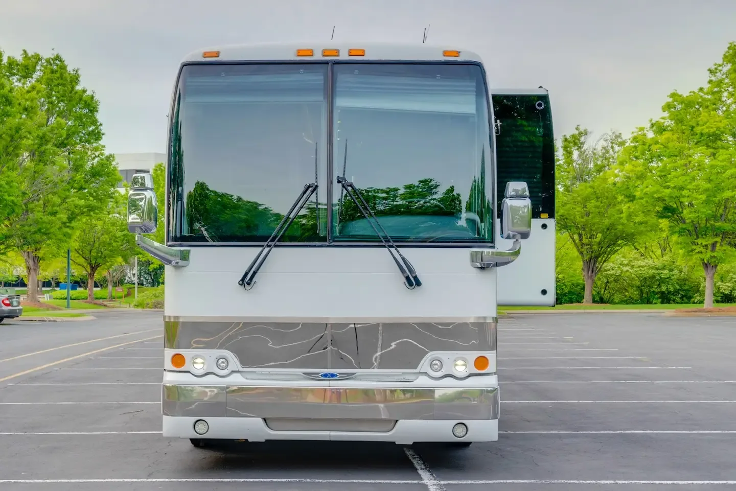 2004 Prevost XLII Single Slide 12 Bunk Entertainer