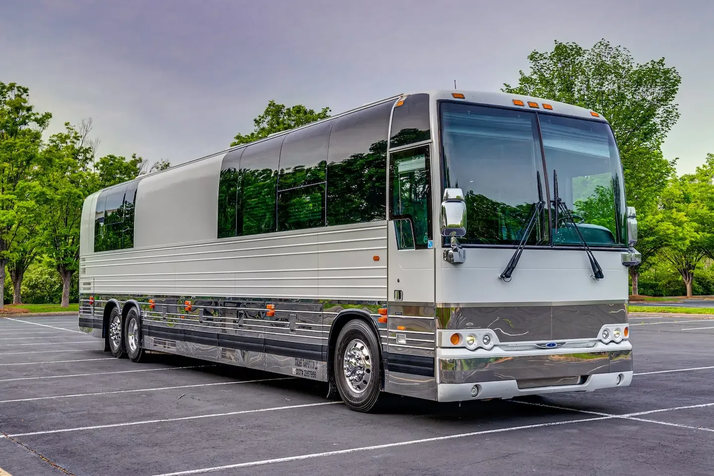 2004 Prevost XLII Single Slide 12 Bunk Entertainer