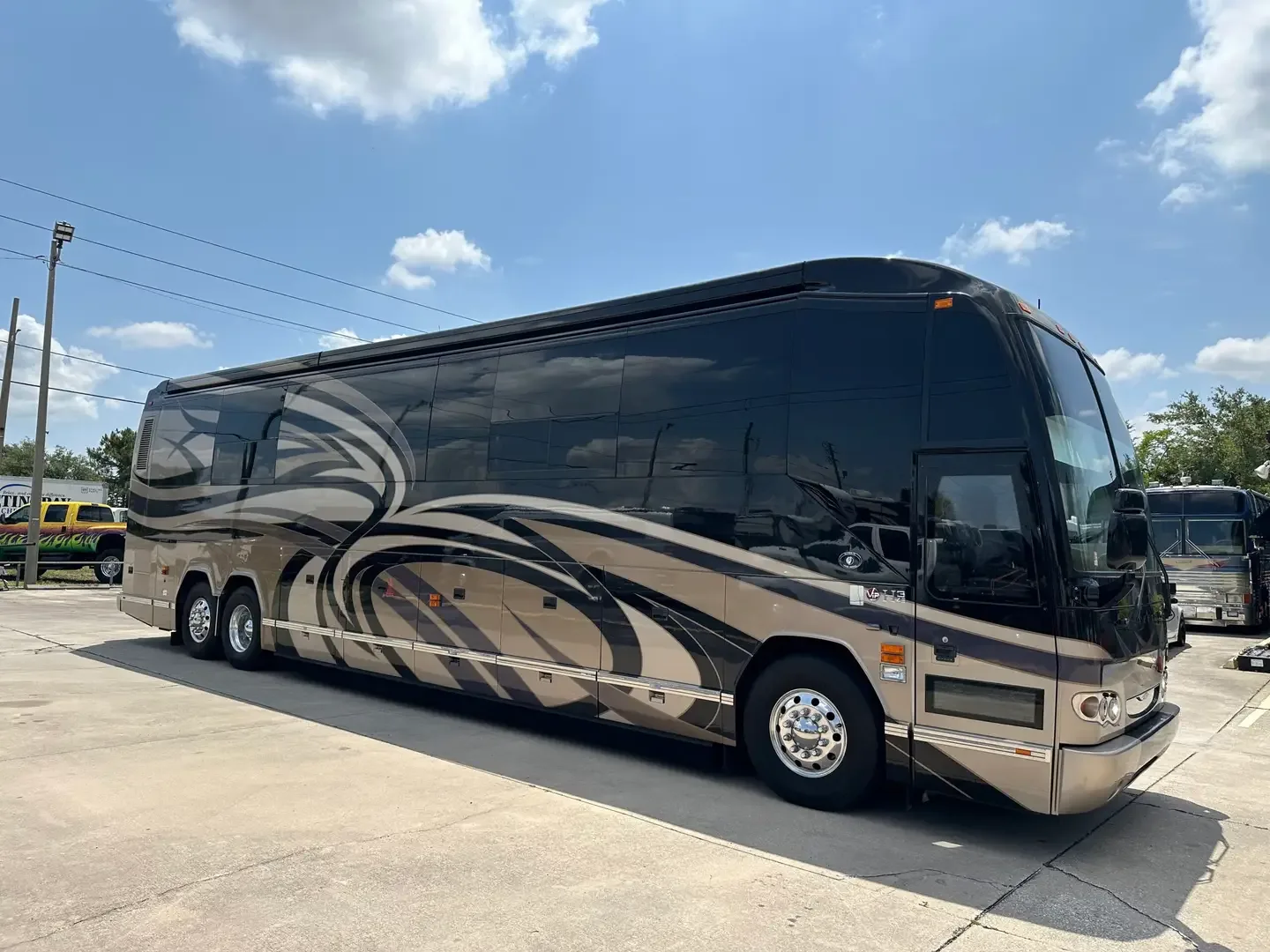 2009 Featherlite H3-45