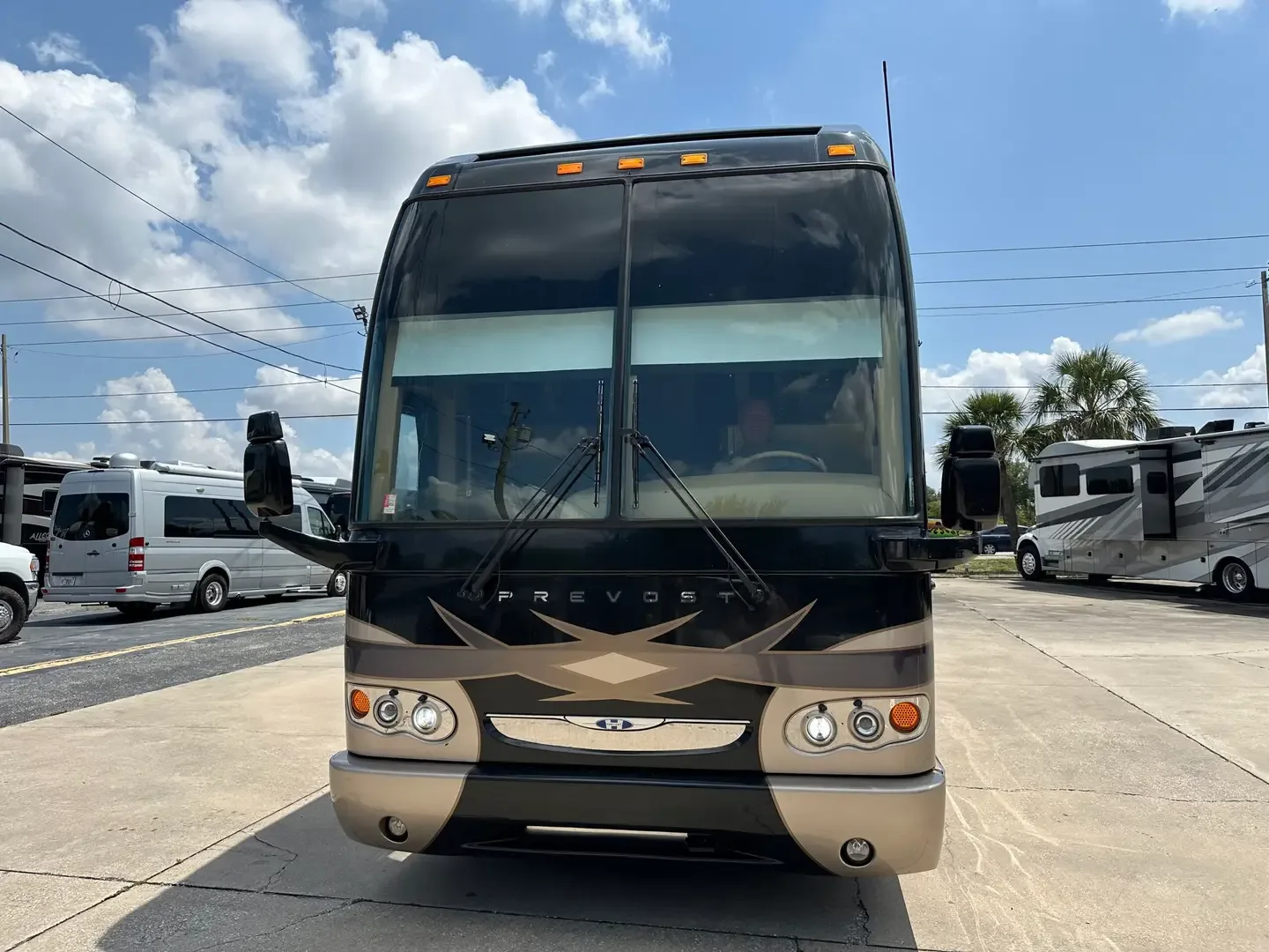 2009 Featherlite H3-45