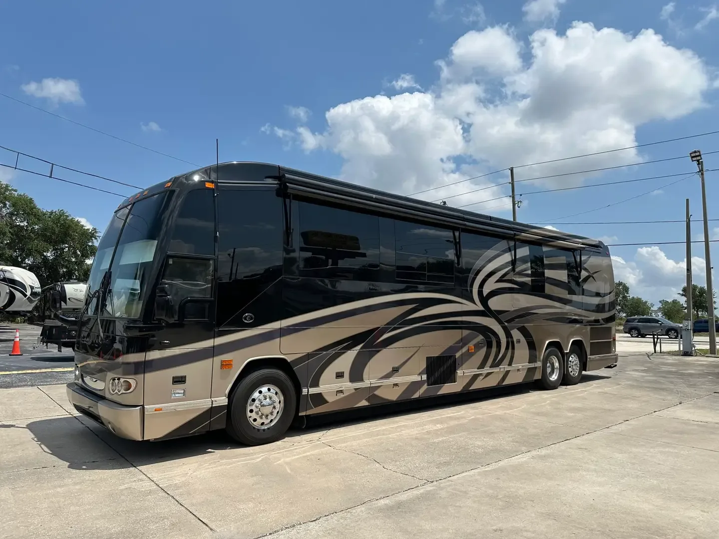 2009 Featherlite H3-45