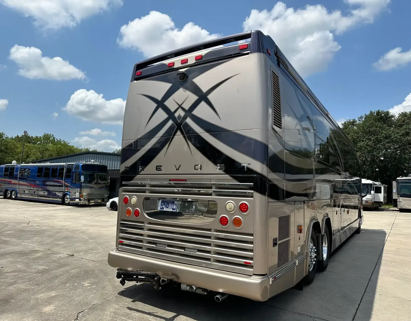 2009 Featherlite H3-45