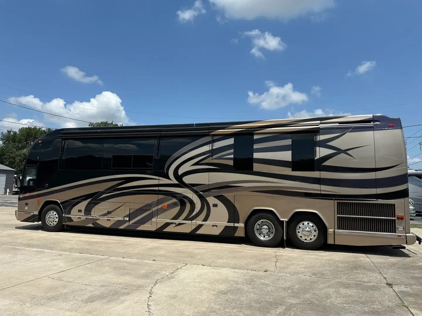 2009 Featherlite H3-45