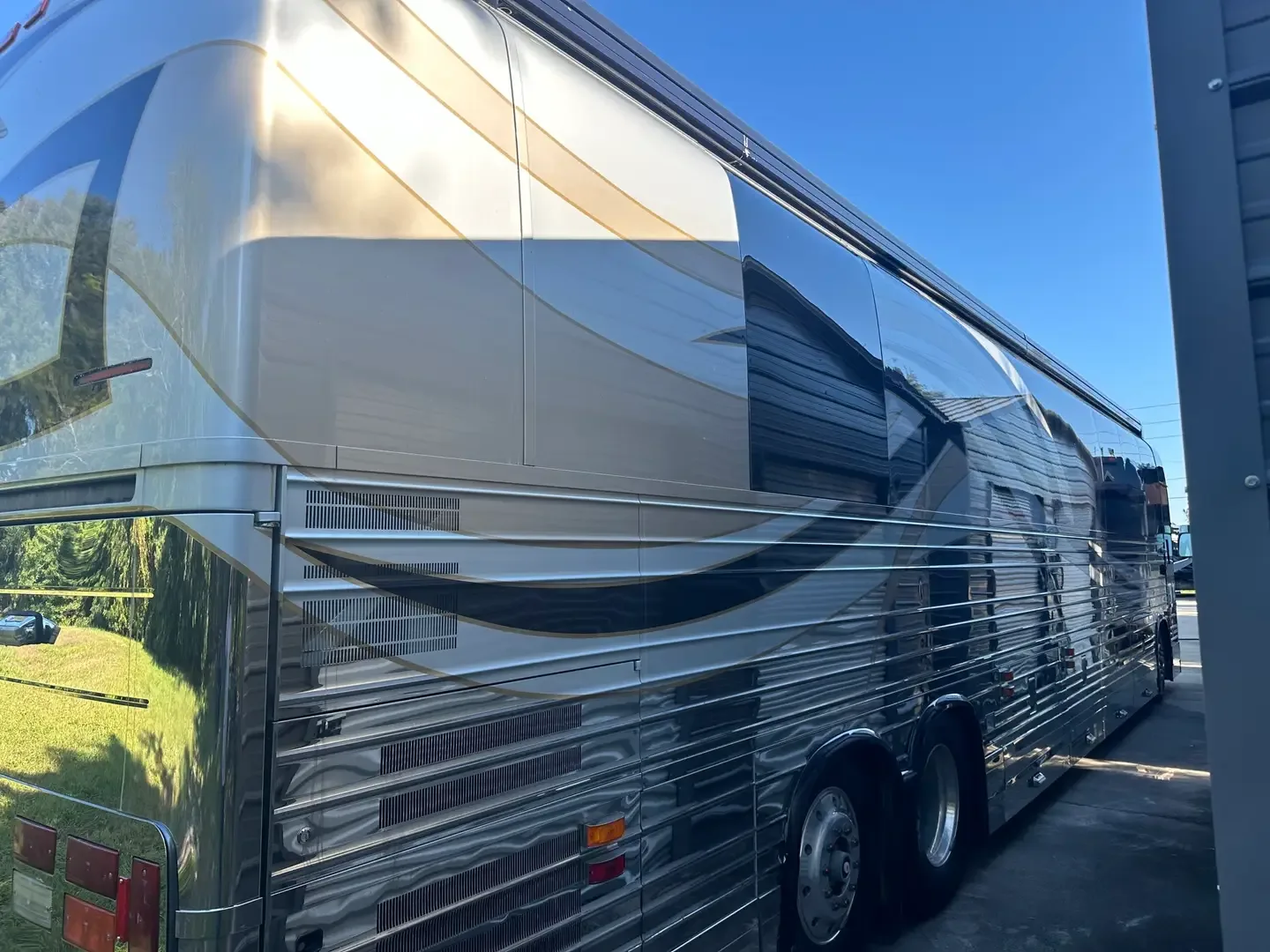 2002 Parliament XLII interior - photo 4 of 26