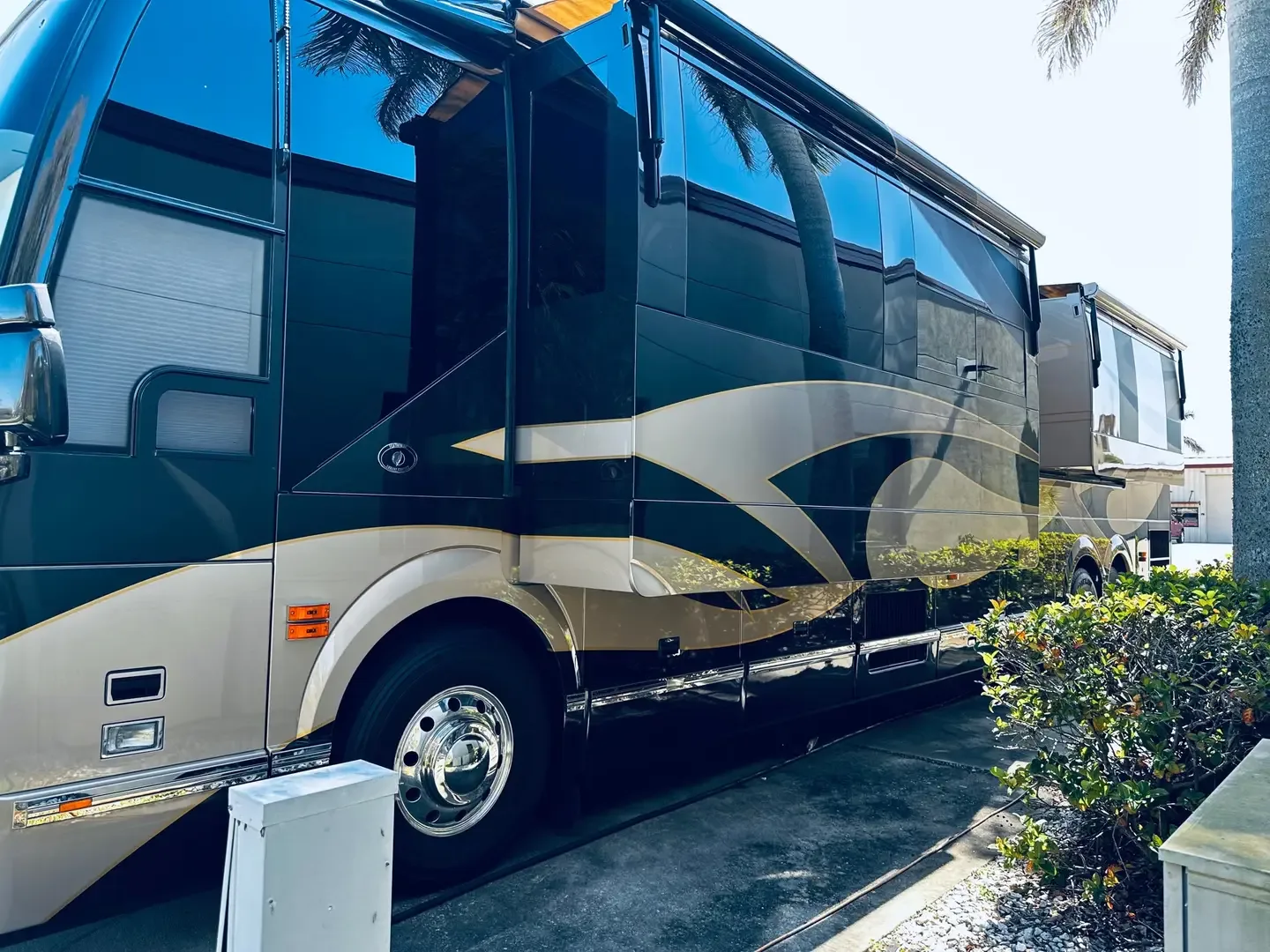 2003 Featherlite H3-45 : Double Slide