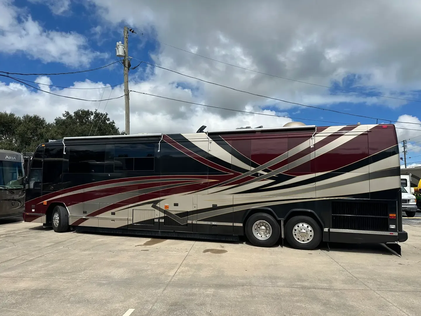 2005 Featherlite H3-45 : Double Slide