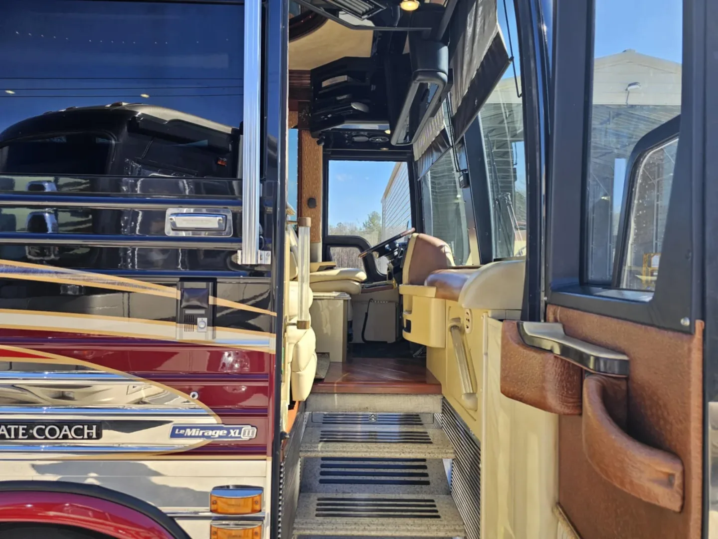 2005 Liberty XLII interior - photo 5 of 6