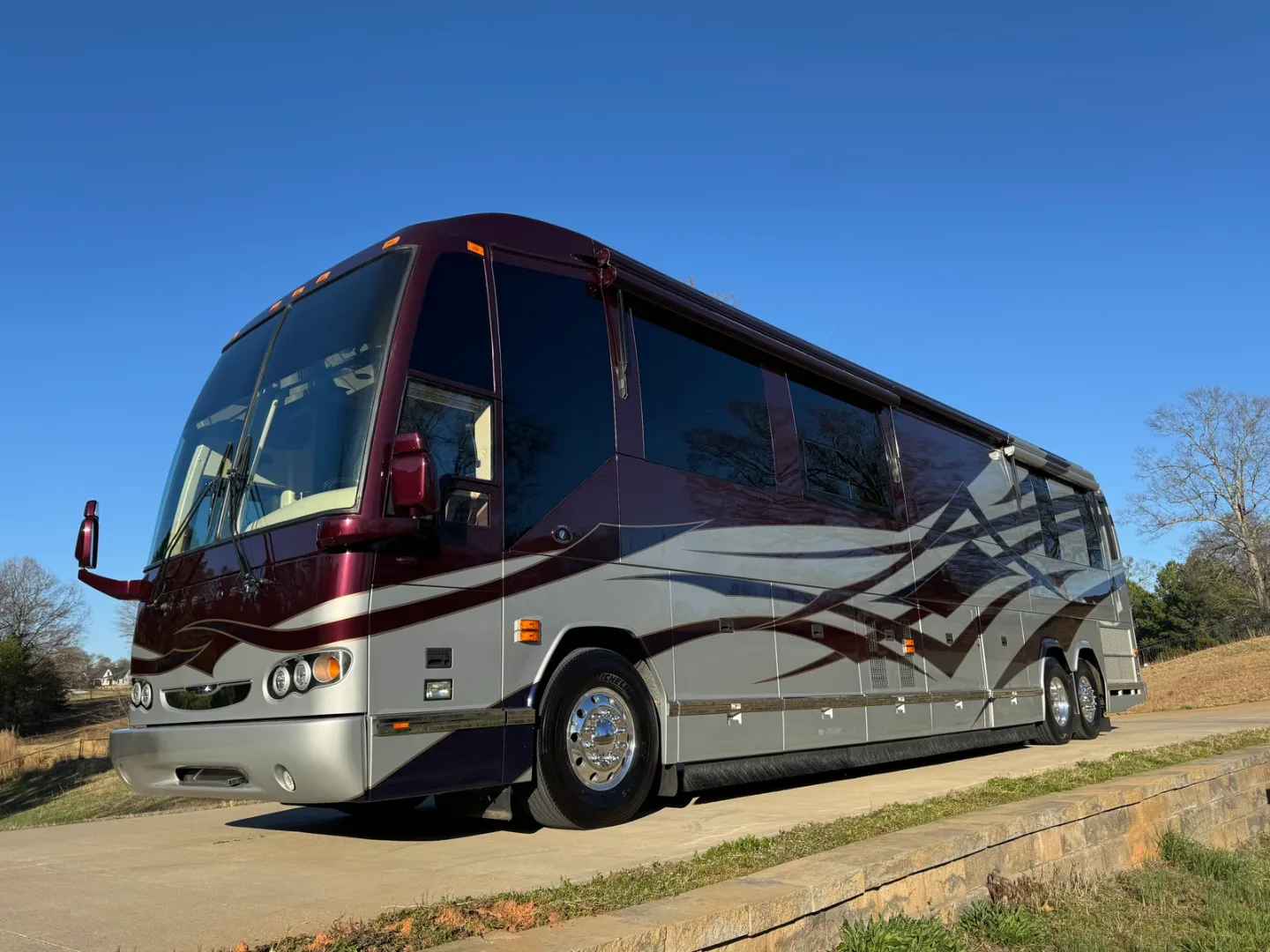 2010 Featherlite H3-45 Prevost motorcoach exterior - DOUBLE SLIDE, 88,000 miles