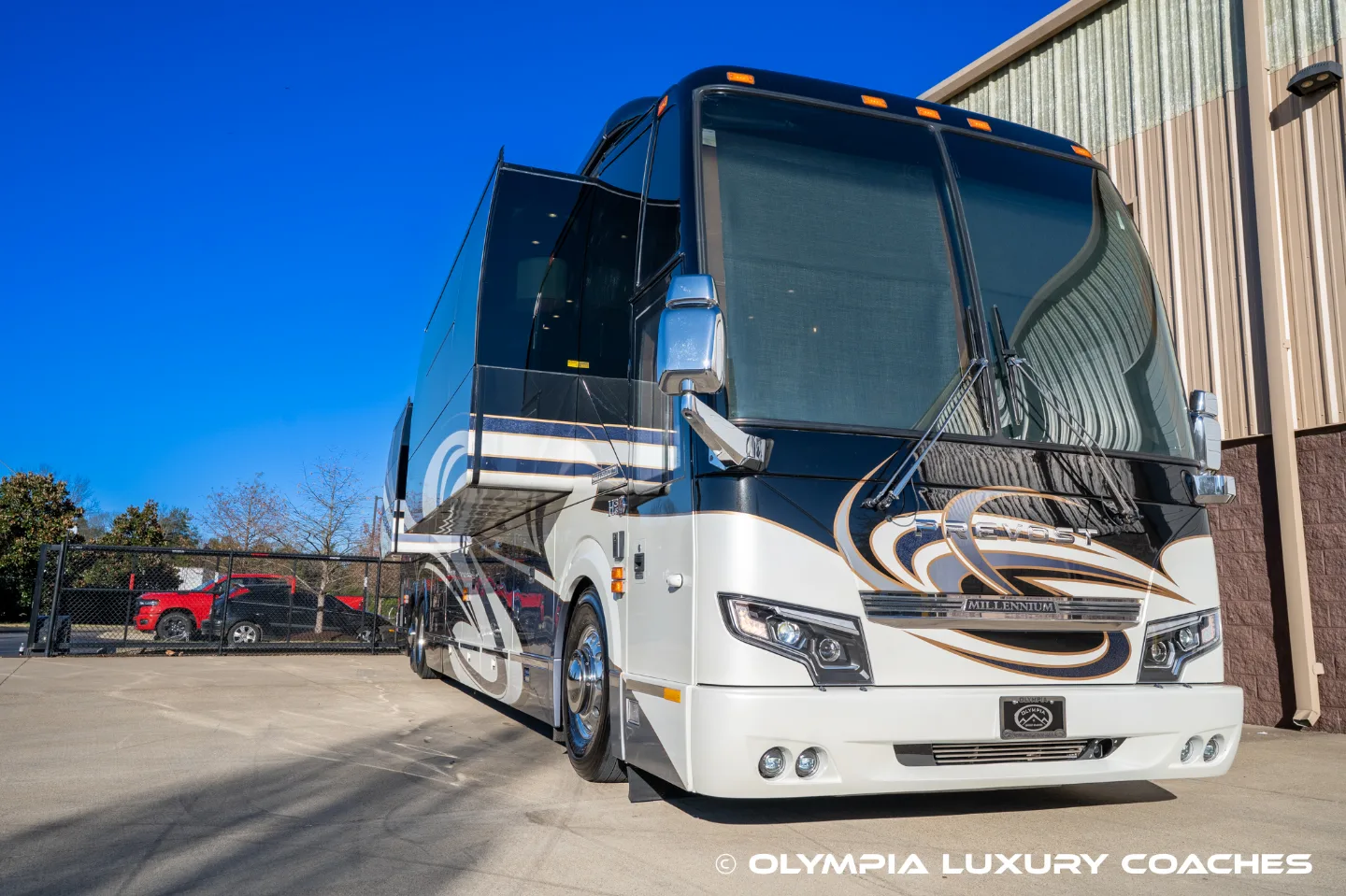 2013 Millenium H3-45 interior - photo 3 of 32