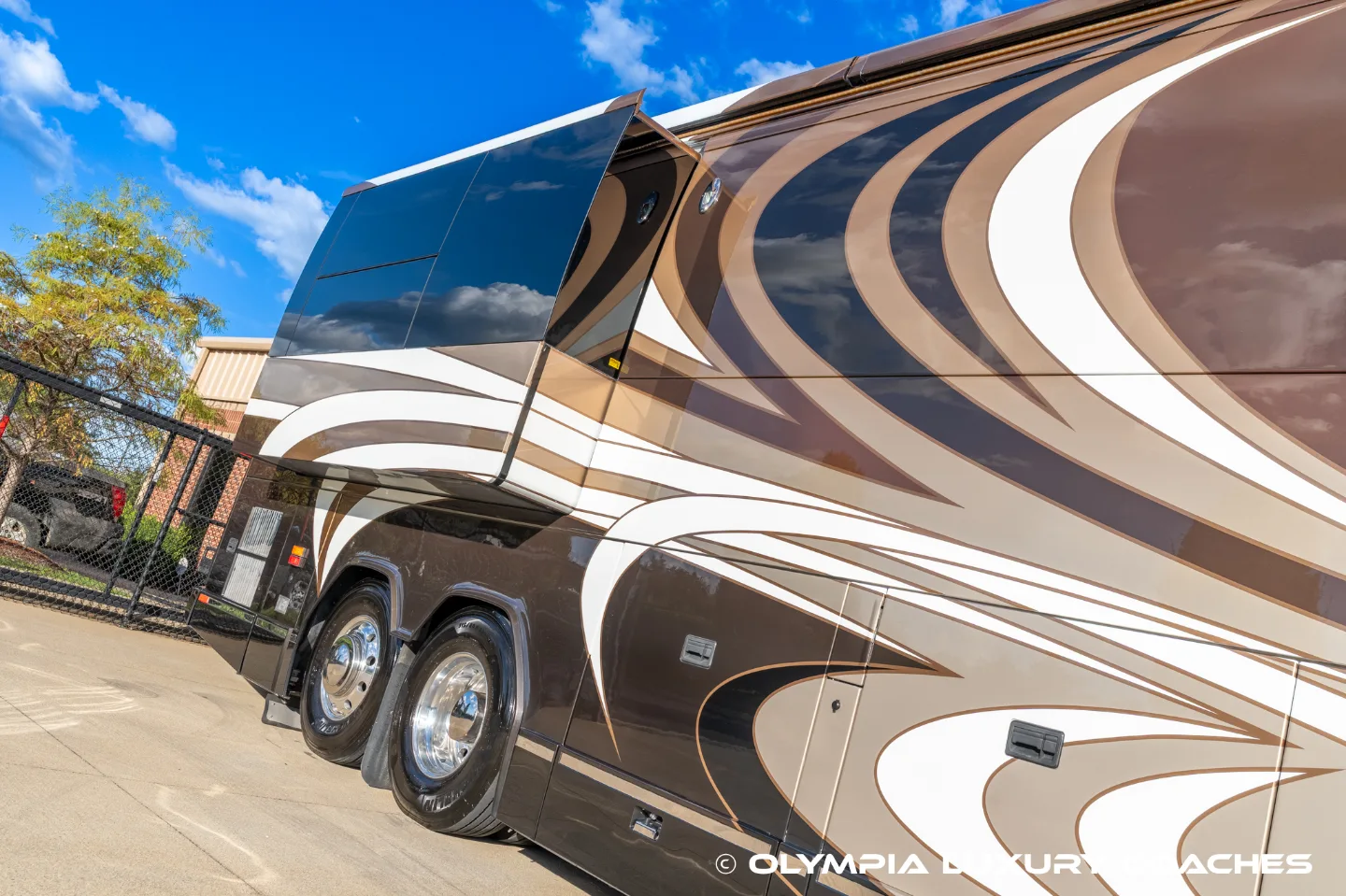 2012 Millenium H3-45 interior - photo 3 of 53