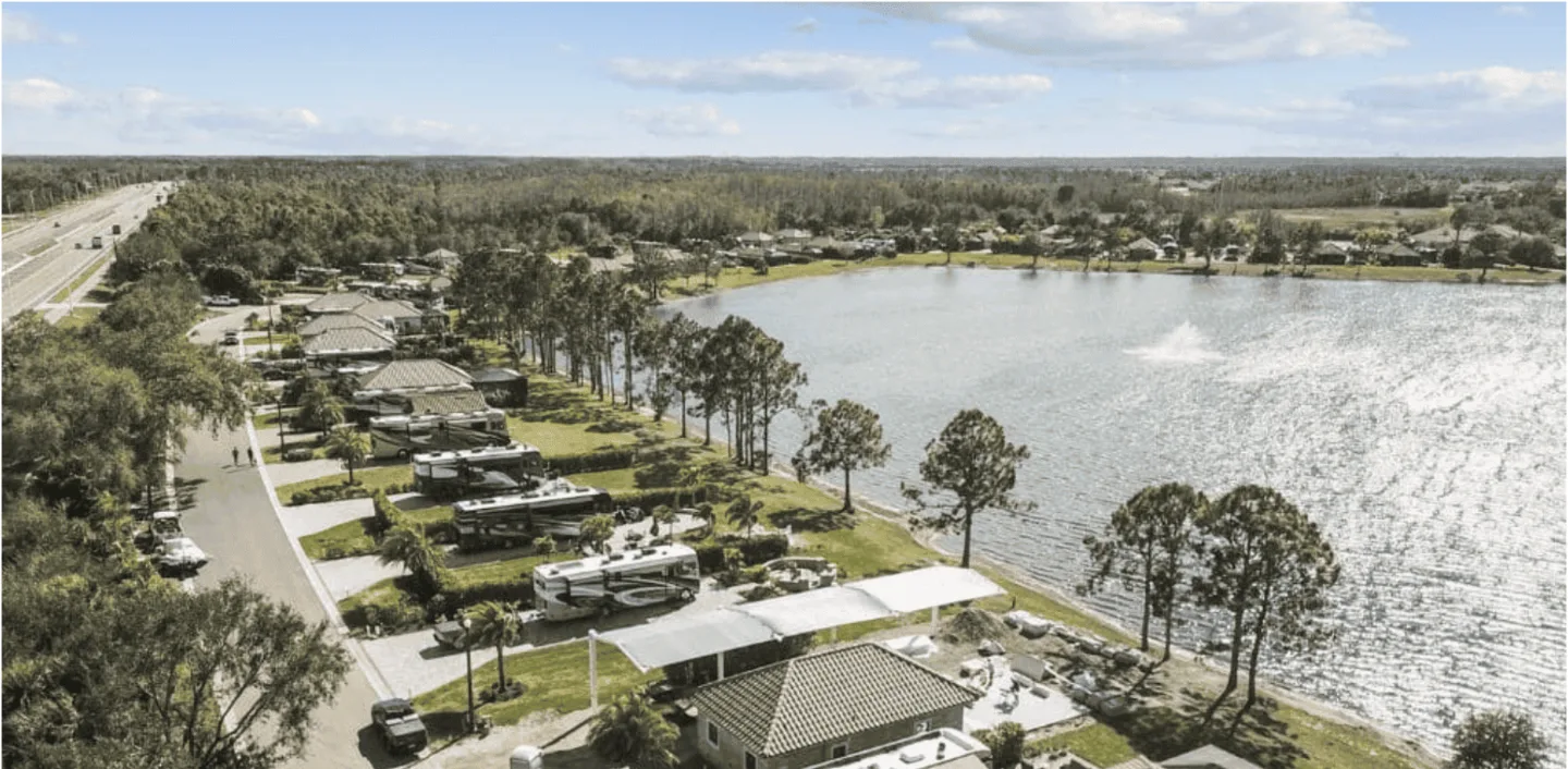 Golden Palms Luxury Motorcoach Resort - photo 4 of 7