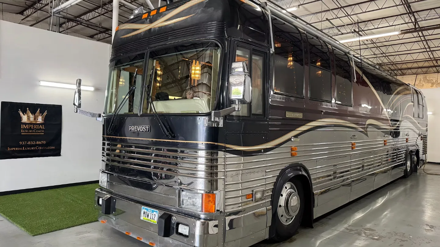 2001 Featherlite XL : Non Slide