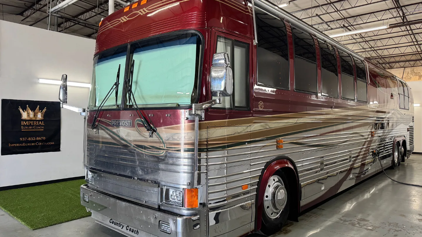 2000 Country Coach XL : Non-Slide