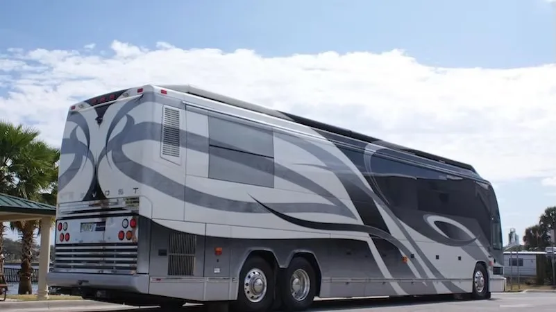 2006 Prevost H3-45 Double Slide Millennium Coach w 3 bunks