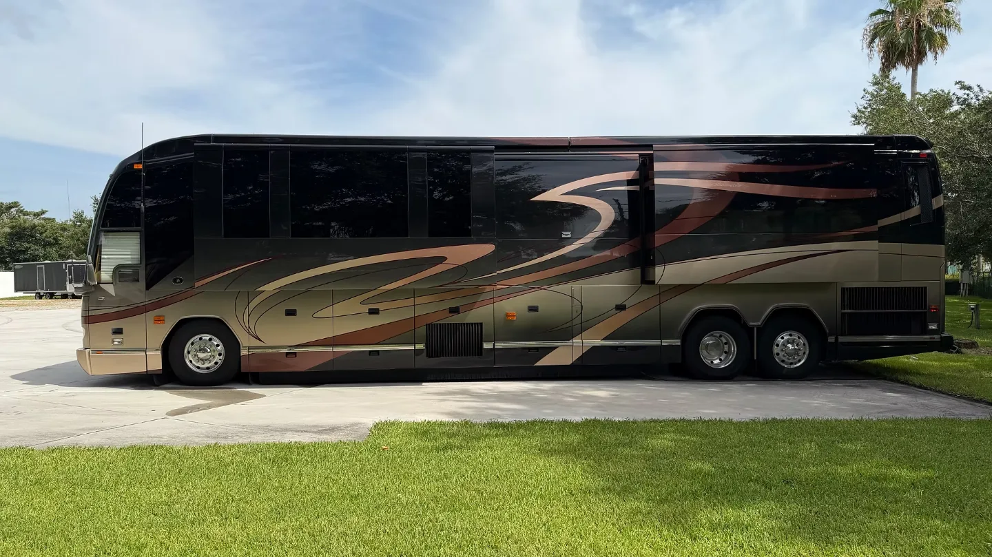 2009 Featherlite H3-45 : Quad Slide