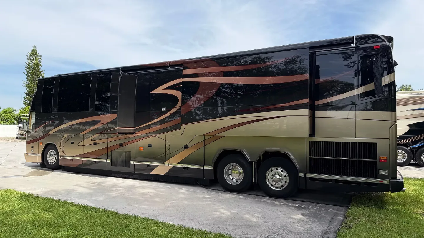 2009 Featherlite H3-45 : Quad Slide