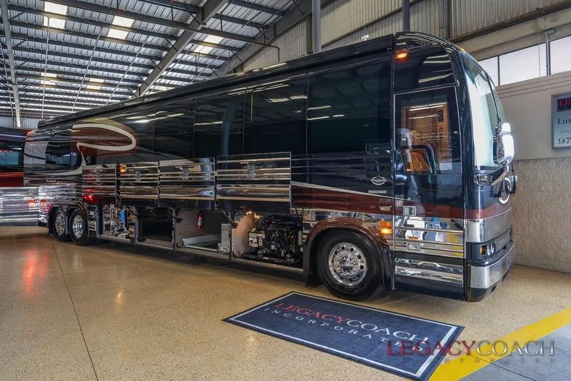 2004 Marathon XLII interior - photo 2 of 54